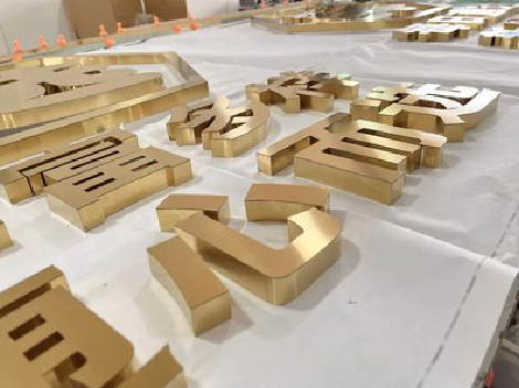 信丰拉丝不锈钢字的特点。