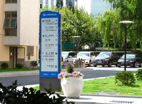 信丰哪些因素影响宣传栏的制作？